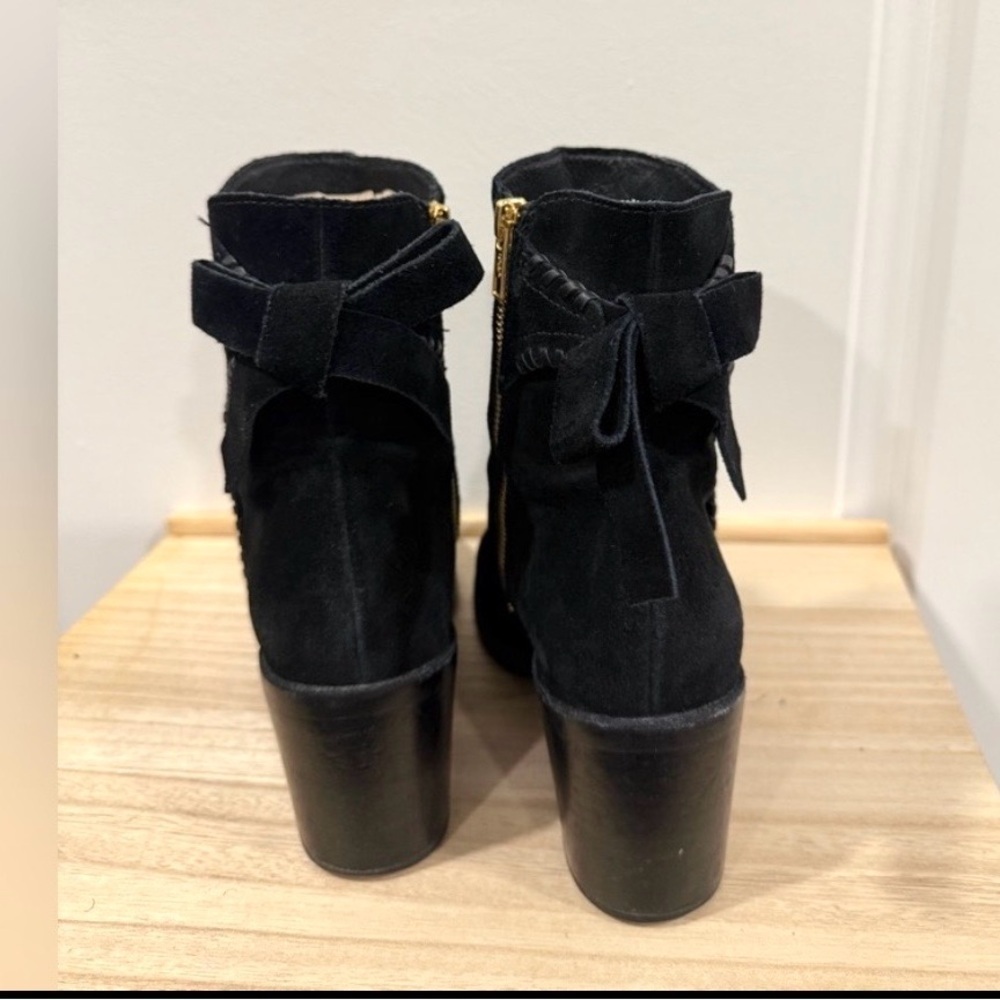 UGG Women’s Black Suede Ankle Booties Block Heel Bow Zip Size 8.5 - Picture 8 of 13